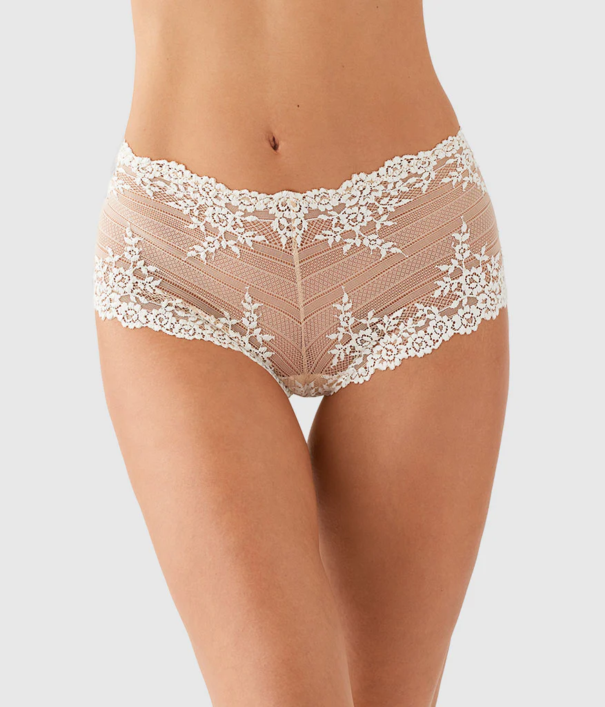 Embrace LaceĀ® Boyshort: Sand/Ivory